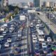 servisler yola cikti istanbulda trafik dur kalk ilerliyor 6IS5trd1 80x80