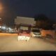 yayalarin canini hice sayan surucu trafige aldirmadan motosiklet uzerinde koltuk tasidi 6b5eGdP6 80x80
