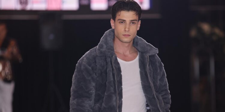 Disiplini, Sahne Gücü ve Azmiyle Türkiye’nin Yeni “King”i