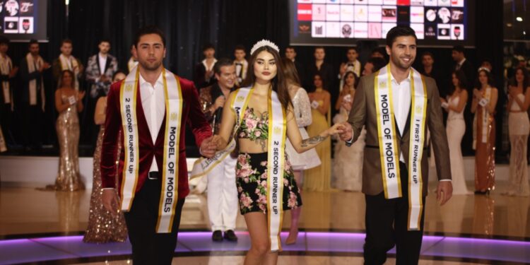 Moda’da İkiz Devrimi: Kaynak Kardeşler Fırtına Gibi Esti