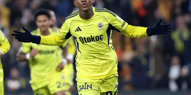 Birkaç yıl daha Fenerbahçe’deyim: Talisca’dan açıklama