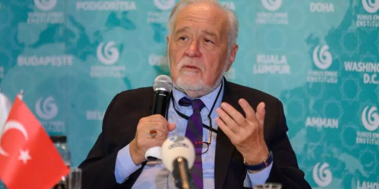 Yoğun bakımda İlber Ortaylı, ailesi son durumu paylaştı