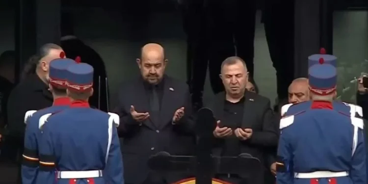 Türk taraftarlardan Lucescu’nun cenazesinde vefa