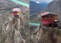 Zirvede bulunan evin hikayesi görenleri şaşırtıyor