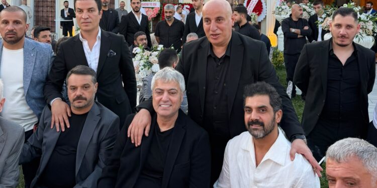 Ünlü İsimler Nikâh Şahidi Oldu: Düğünde Renkli Anlar