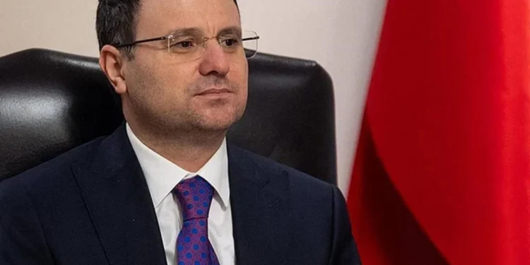 Bakan Gürlek duyurdu: Çetelere dev operasyon