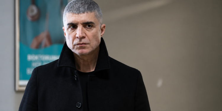 Kaya Çilingiroğlu 26 Yaş Küçük Sevgilisiyle Bir Kutlamada